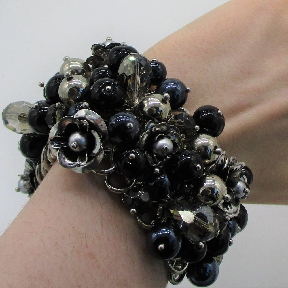 Chain Maille Black Beaded & Silver Flower Bracelet
